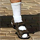 Sandalias con calcetines: horribles, pero a la moda