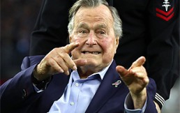 Perro de George Bush padre conmovió con su fidelidad a todos los asistentes al funeral