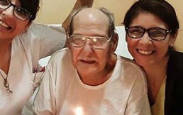 Conmovedora historia: Anciano fue a un hospital para no pasar solo su cumpleaños
