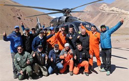 Un helicóptero se posa por primera vez en la cima del Aconcagua