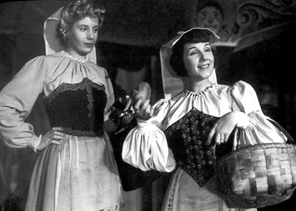 Como actriz en la película "La cabalgata del circo" (1945)