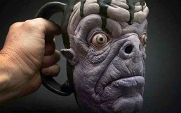 ¿Te atreverías a tomar té en una de estas terroríficas tazas zombie?