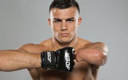 La impresionante historia de Nick Newell, el luchador manco que derrota prejuicios en las MMA