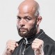 La historia de “Mano de Padre”, el sacerdote que dejó la iglesia por las artes marciales