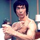 Multimillonaria es acusada de usar pasaporte de Bruce Lee para malversar fondos