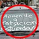 Mensajes en los autos de quienes se estacionaron pésimo: Sepan qué les dijeron