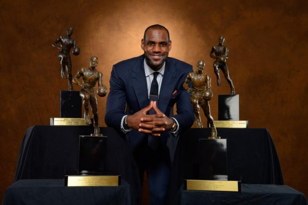 Lebron James gana su cuarto MVP en la NBA Lebron James gana su cuarto MVP en la NBA