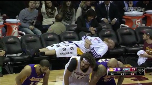 Los Angeles Lakers ganaron en uno de los partidos más extraños de la NBA Los Angeles Lakers ganaron en uno de los partidos más extraños de la NBA