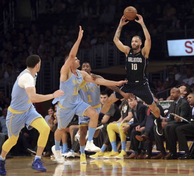 Extraño cobro hizo ganar a los Lakers en los últimos segundos