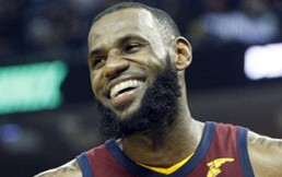 ¿Lebron heroico o irresponsable? Da triunfo clave a Cavaliers al borde de la deshidratación