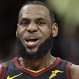 Lebron James le da el triunfo a Cleveland con un espectacular triple en el último segundo