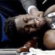 Jugador de la NBA se lesiona gravemente tras una caída estrepitosa: Dramático video