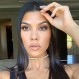 Kourtney Kardashian se atrevió a mostrar sus estrías a bordo de un yate y se llenó de elogios