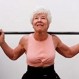 “Abuela fitness” sorprende a sus 73 años: Bajó casi 30 kilos y hasta levanta pesas