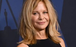 Meg Ryan retoma su look de los ’80 y no podría quedarle mejor
