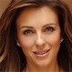 La audaz Navidad de Elizabeth Hurley: Un saludo en trikini a los 52 años