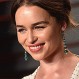 Emilia Clarke luce vestido de lentejuelas que fans y fotógrafos celebraron