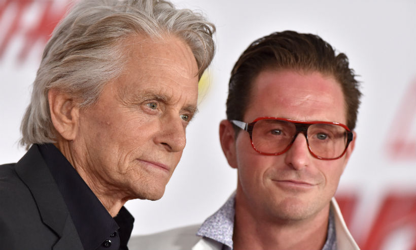 michael-douglas-cameron-douglas-t