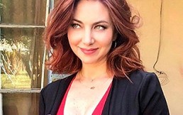 Mónica Godoy comparte otoñal foto y la titula con frase de Soda Stereo, que es un verdadero hallazgo