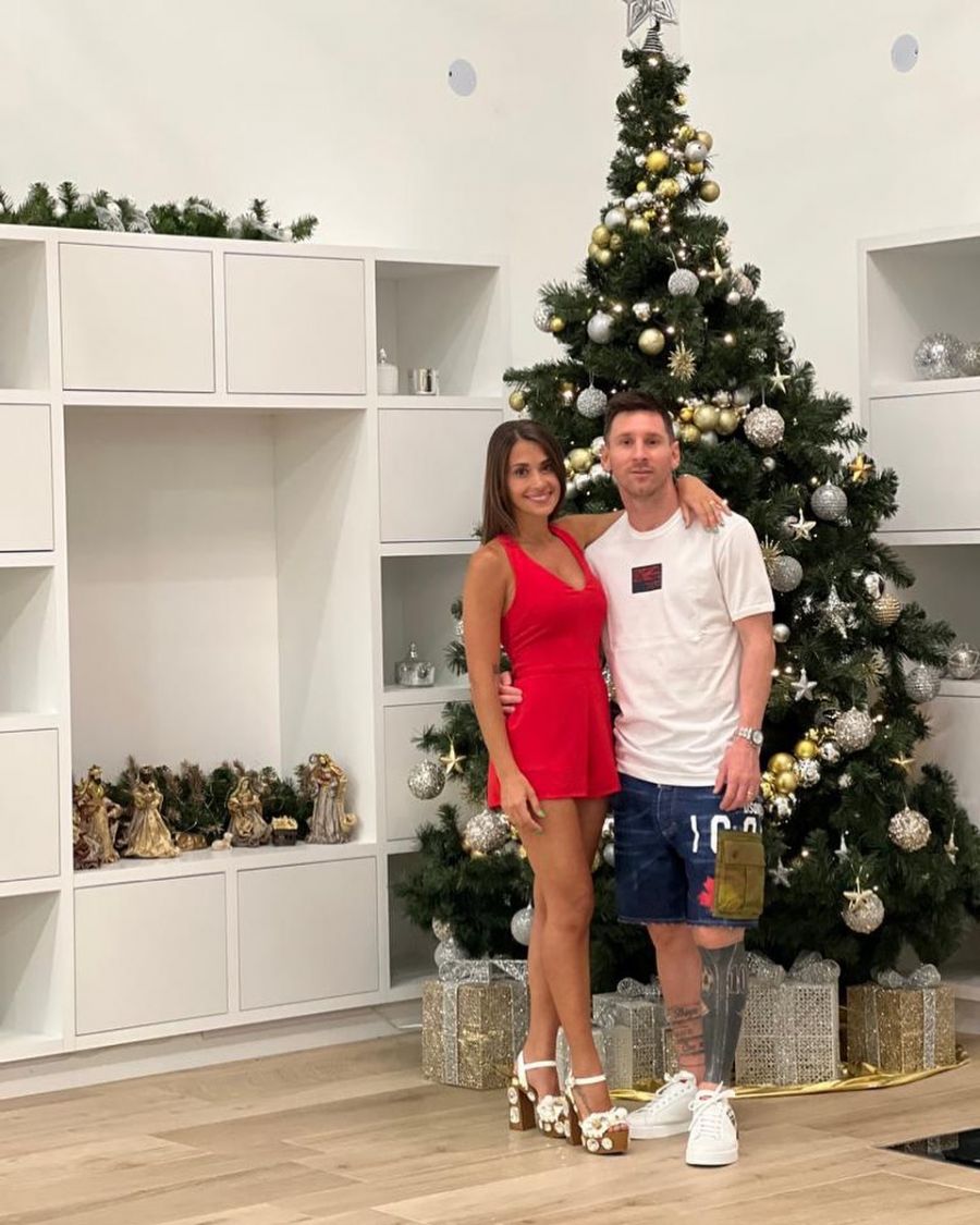messi-antonela-roccuzzo-y-sus-hijos-llamaron-la-atencion-con-sus-looks-fosforecentes-1290940