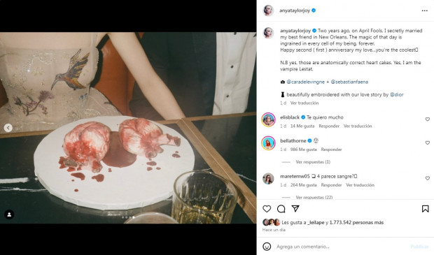 Y es que la fiesta contó con una temática de vampiros, y los pasteles tenían forma de corazones / www.instagram.com/anyataylorjoy