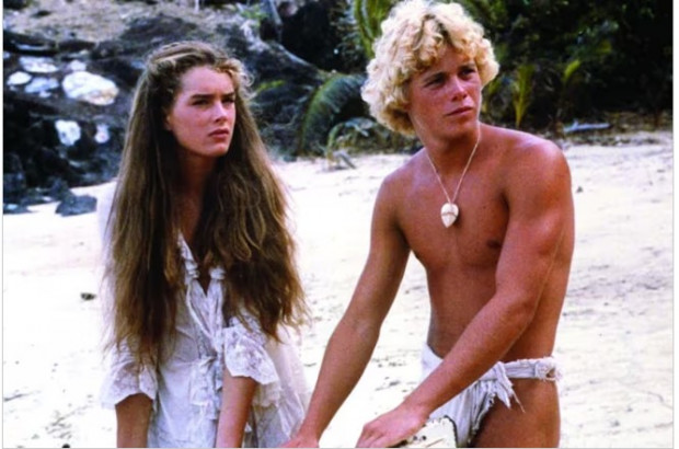 Brooke Shields y Christopher Atkins, durante una escena de "La Laguna Azul" / www.lanacion.com.ar