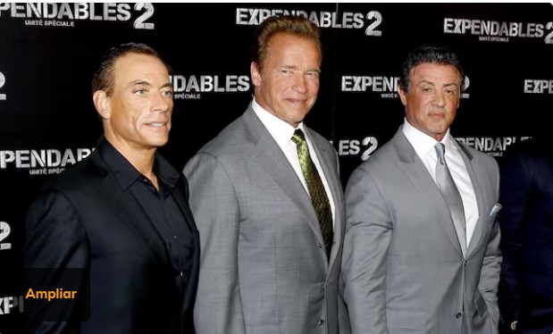 Sylvester Stallone, junto a Jean-Claude Van Damme y Arnold Schwarzenegger en la presentación de "Los Mercenarios 2" / as.com