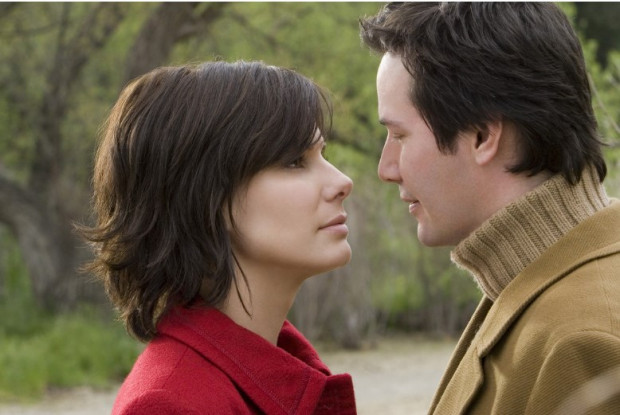 Increíble: Keanu Reeves y Sandra Bullock se enamoraron en la cinta "Speed", pero ninguno notó que era mutuo / decine21.com