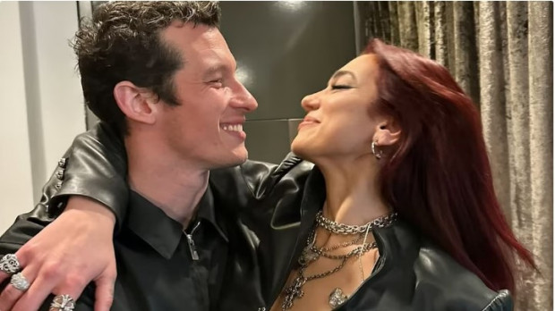 Tras confirmar que está comprometida con Callum Turner, Dua Lipa detalló sus planes para su vida junto al actor / www.infobae.com