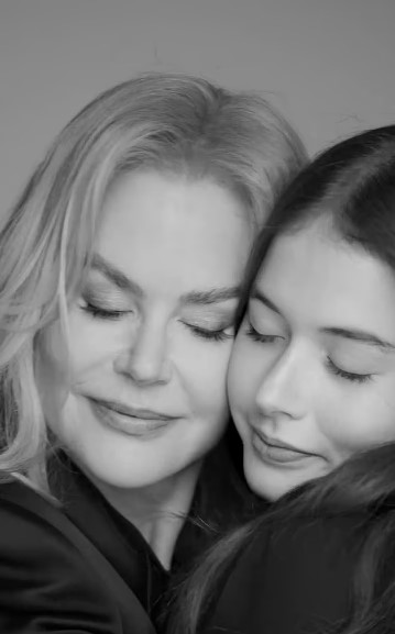 Nicole Kidman sorprendió al incluir a su hija de 14 años en campaña publicitaria / www.dailymail.co.uk