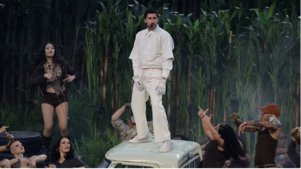 Bad Bunny había llamado la atención con su show de medio tiempo en el Super Bowl / www.infobae.com