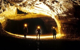 Aislamiento extremo: 15 personas pasaron 40 días en una cueva sin reloj, sin luz natural y tampoco celulares
