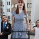Síndrome de Weaver: La extraña enfermedad que afecta a la mujer más alta del mundo, mide 2.15 metros