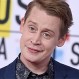 Macaulay Culkin bromea contando cómo ‘Mi Pobre Angelito’ lo ayudó con sus parejas