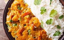 Camarones al Curry: Un delicioso plato principal que ofrece múltiples variables