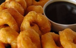 Picarones: ¿Cuál es el origen de esta deliciosa preparación que suma adeptos en Chile y Perú?