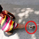 Padres atan a bebé de 15 meses a una piedra para salir a trabajar: Impacto por imagen