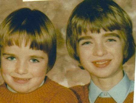 Los padres de ambos hermanos se oponían a que fueran músicos.