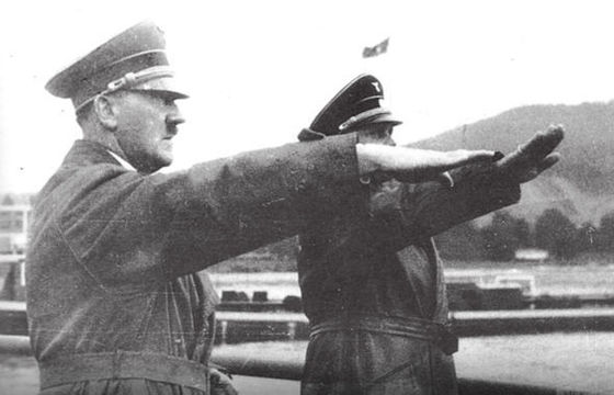 Hitler y Bauer