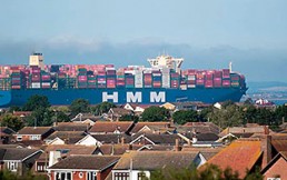 “HMM Algeciras”: El barco de carga más grande del mundo que superó a la Torre Eiffel