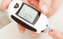 ¿Qué precauciones debe tomar un diabético para hacer ejercicio en forma segura?