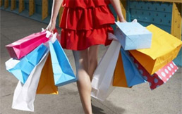 Cómo frenar compras innecesarias de hombres y mujeres
