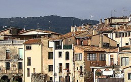 ¿Qué visitar en España más allá de lo obvio? 9 destinos poco comunes que no te puedes perder
