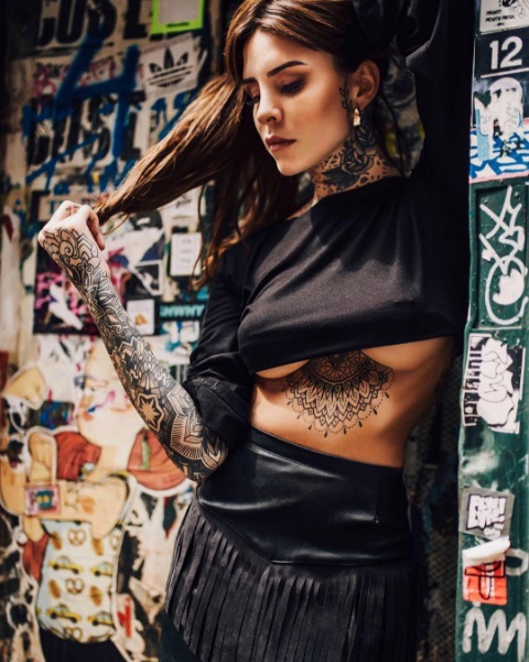 cande-tinelli-modelo-3
