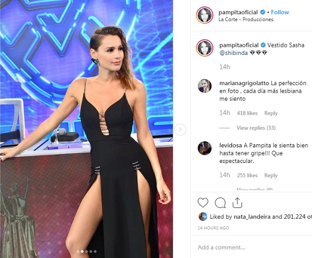 pampita vestido doble tajo bailando