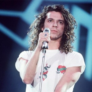 Michael Hutchence, vocalista del grupo australiano INXS entre los años 1977 y 1997.