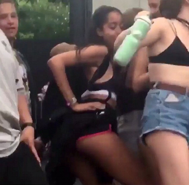 malia-obama-twerking-3