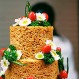 Tortas de “noodles”: La locura por los fideos instantáneos para cumpleaños y matrimonios