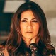 Cantante mexicana sube foto jugando con su hija en una calle vacía por el coronavirus y genera polémica