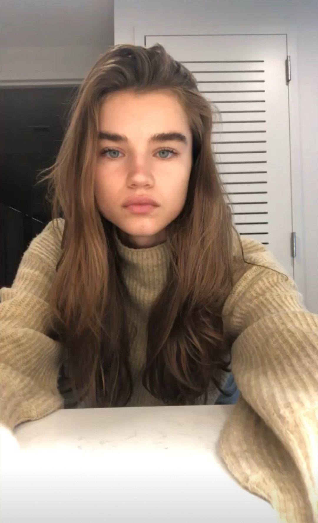 meghan-roche-di-caprio2